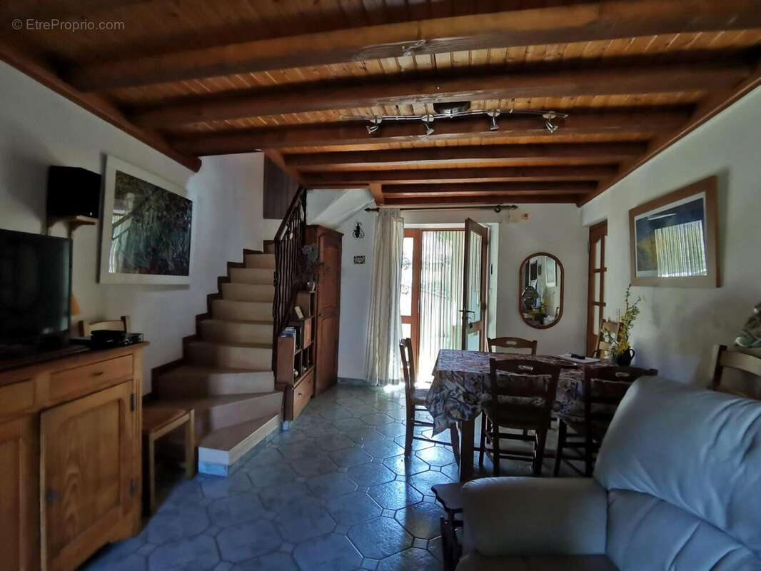  - Maison à LA SOUCHE