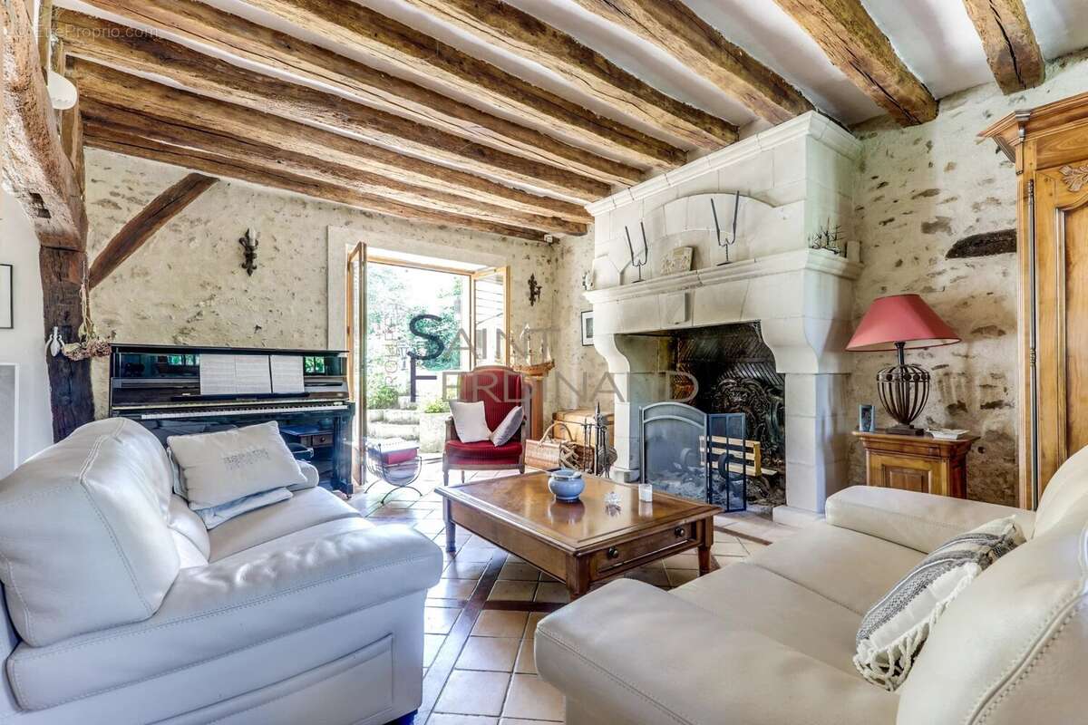 Maison à SAINT-CYR-SOUS-DOURDAN