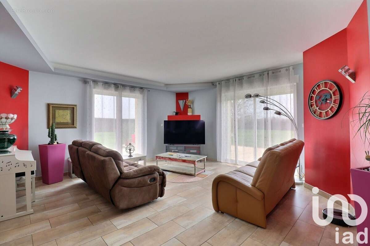 Photo 8 - Maison à NEUILLE-PONT-PIERRE