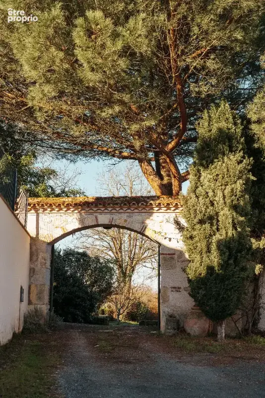 Ancien Presbytère du 18e siècle avec piscine et dépendances - photo 18