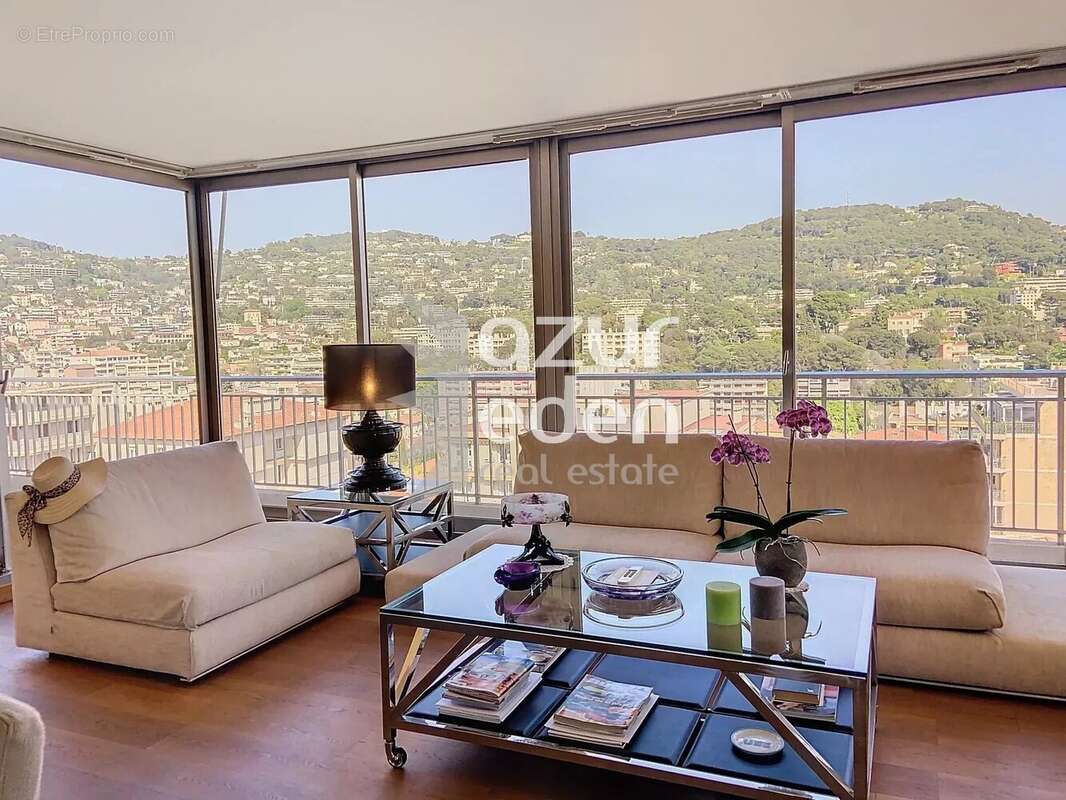 Appartement à LE CANNET