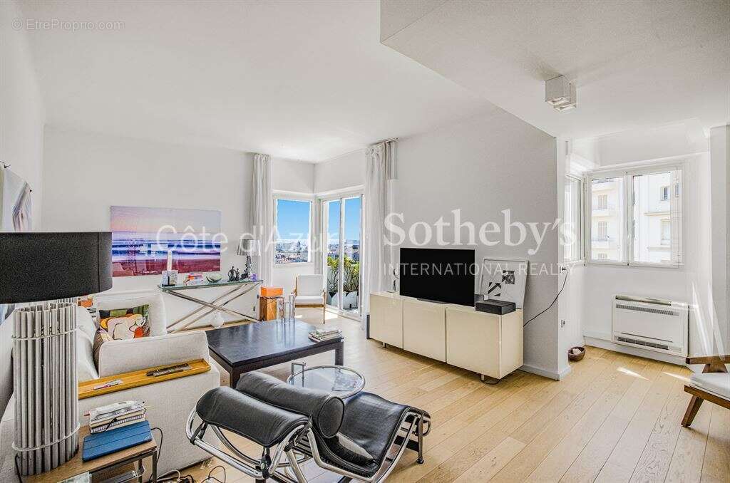 Penthouse duplex avec terrasse de 69 m² et vue mer panoramique à Cannes Montfleury - photo 7