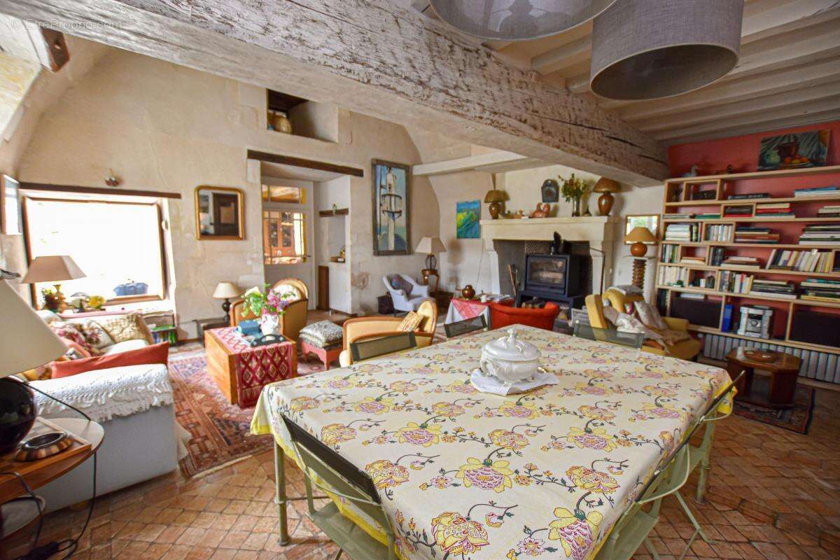 Maison à SAINT-VINCENT-DU-LOROUER