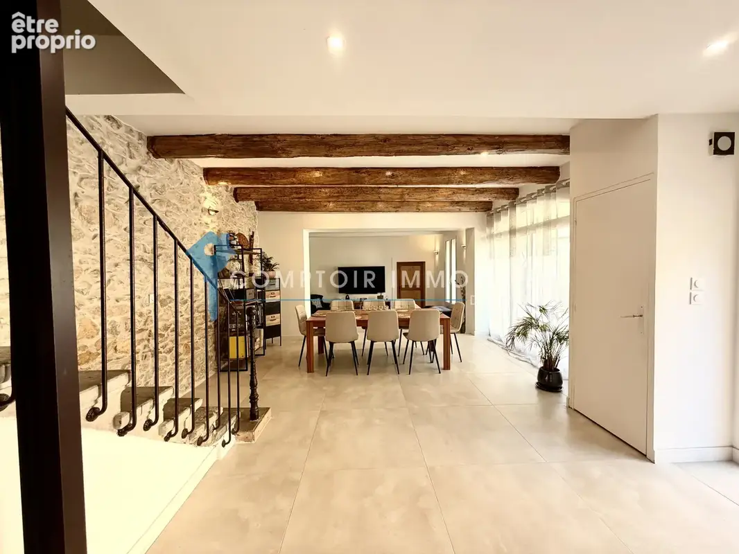 En exclusivité  Pépite et rare A vendre Vergèze, maison vigneronne entièrement rénové 190 m2 environ sur 300 m - photo 8