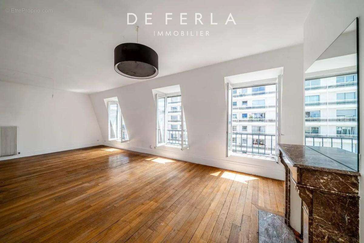 Appartement à PARIS-15E