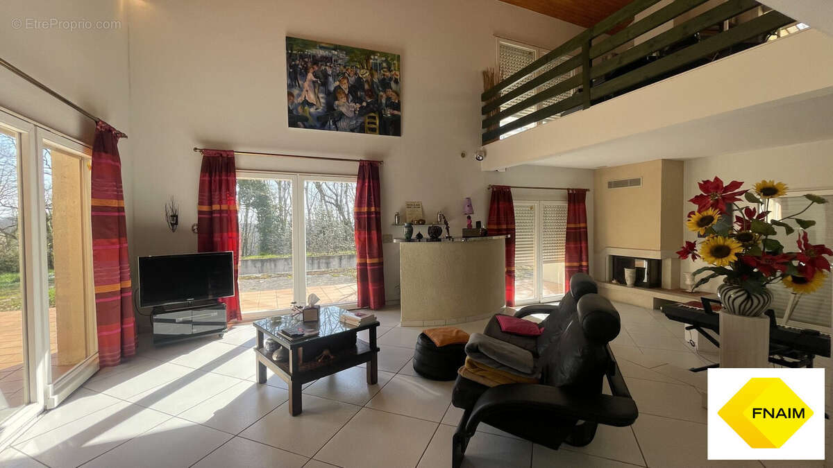Maison 285 m² à Laroque-Timbaut  - photo 7