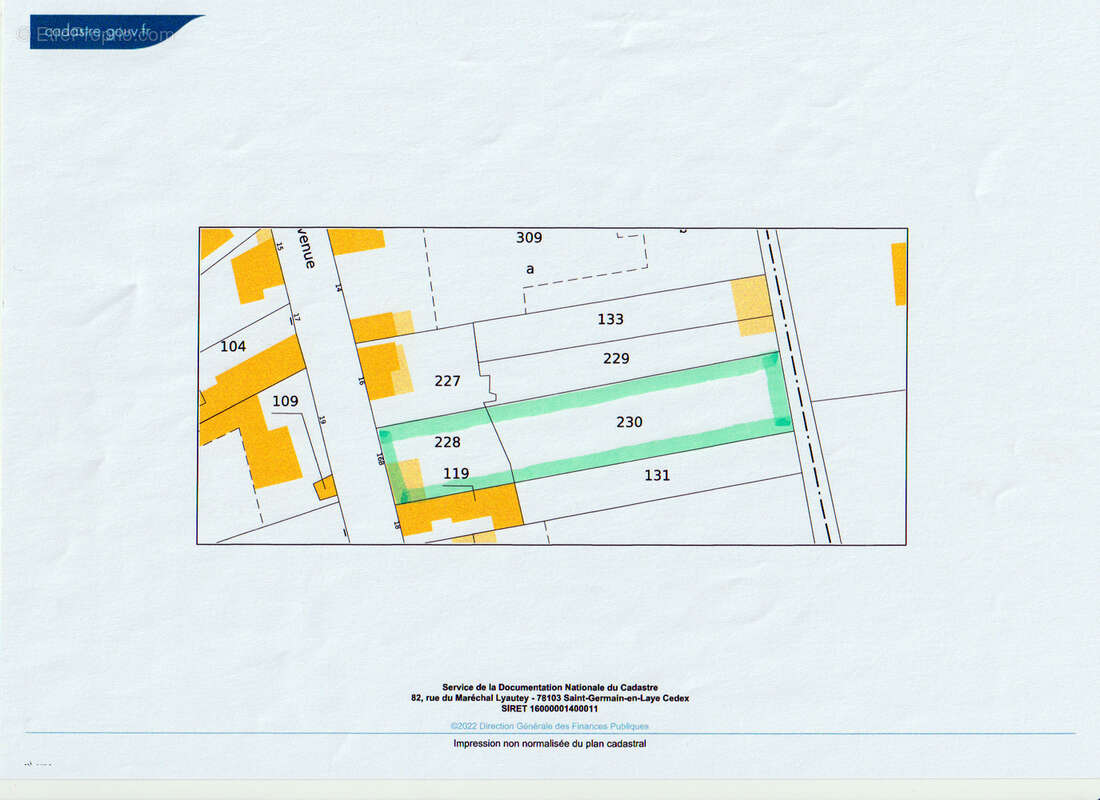 Terrain à DESCARTES