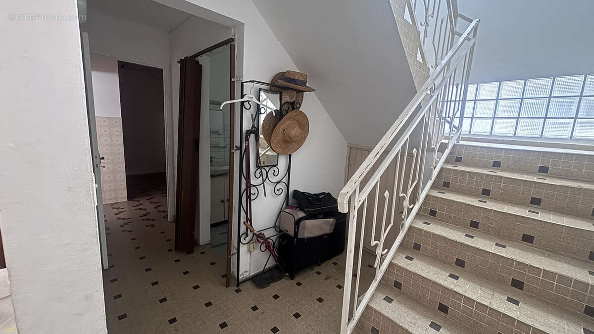 Villa 180 m2 avec fort potentiel à quelques minutes de la plage - photo 10
