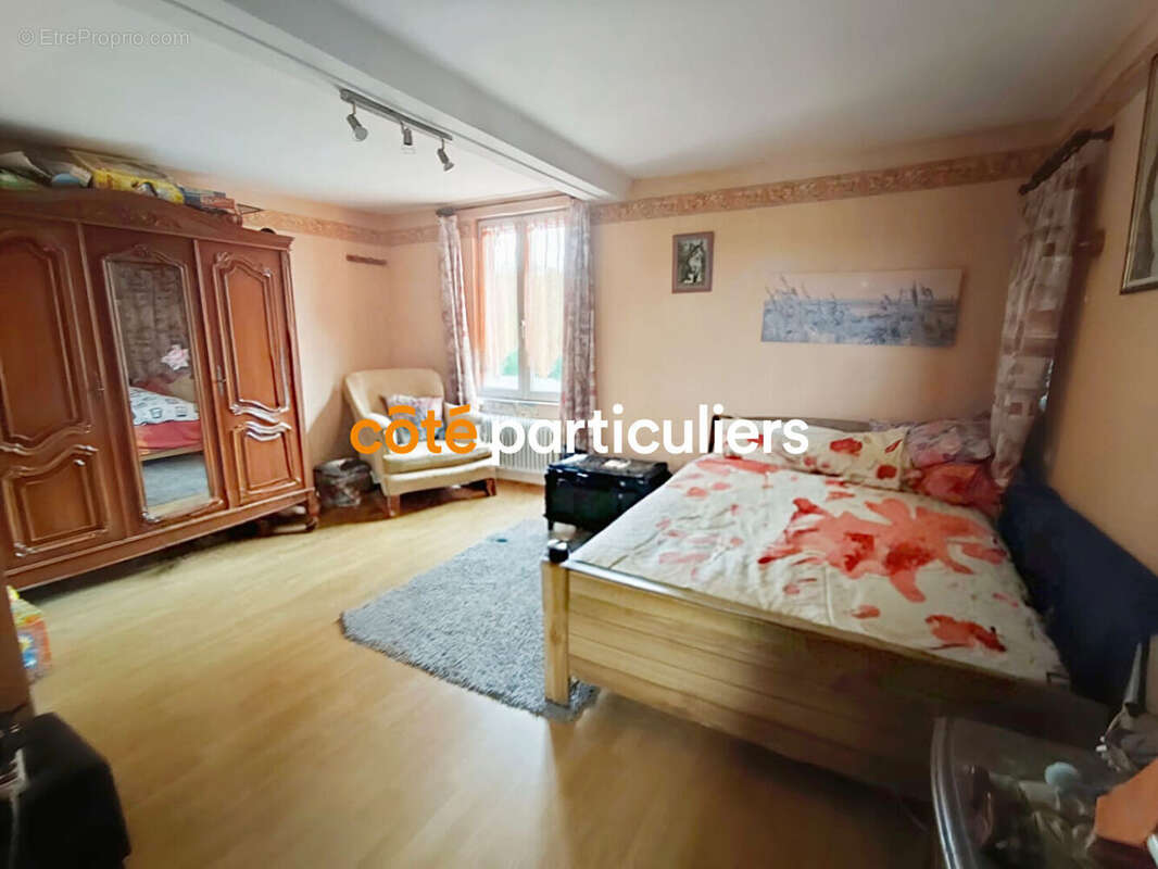 Maison à MERY-CORBON