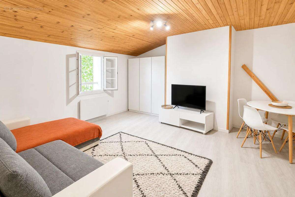 Appartement à LORGUES