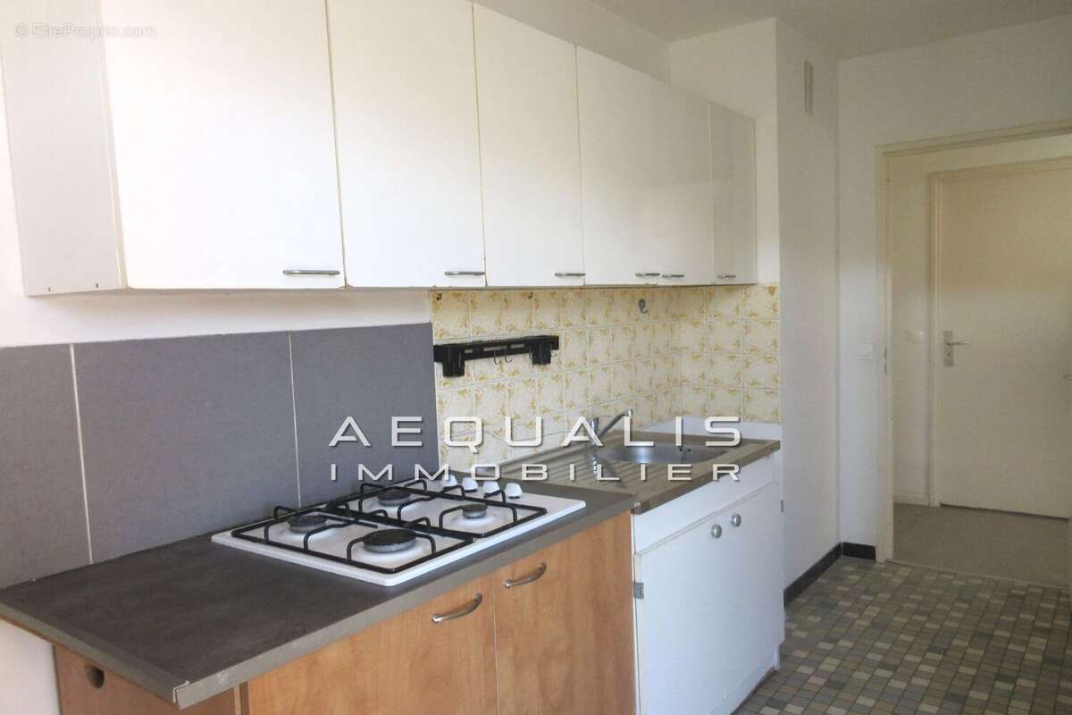 Appartement à SAINT-LAURENT-DU-VAR
