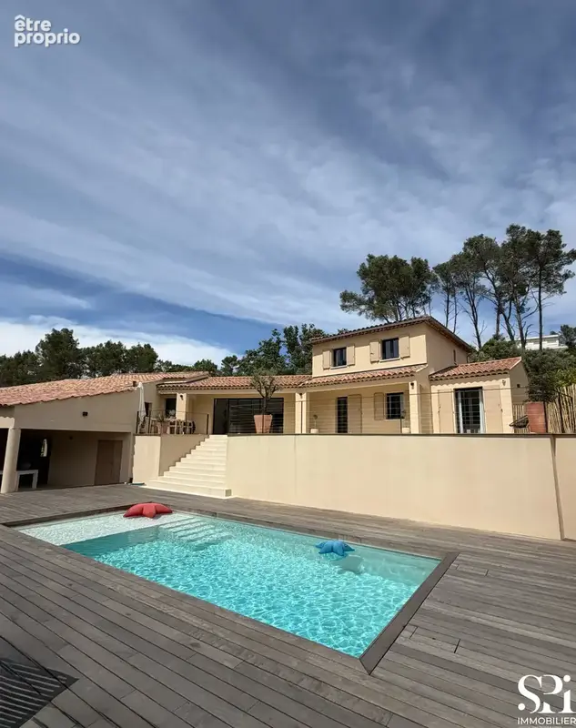 Villa rénovée 222 m2 piscine - Solliès-Toucas - photo 2