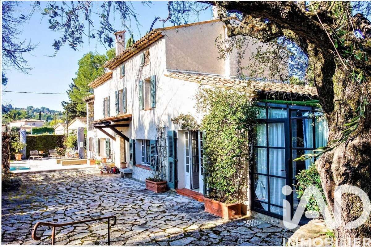 Photo 2 - Maison à MOUGINS