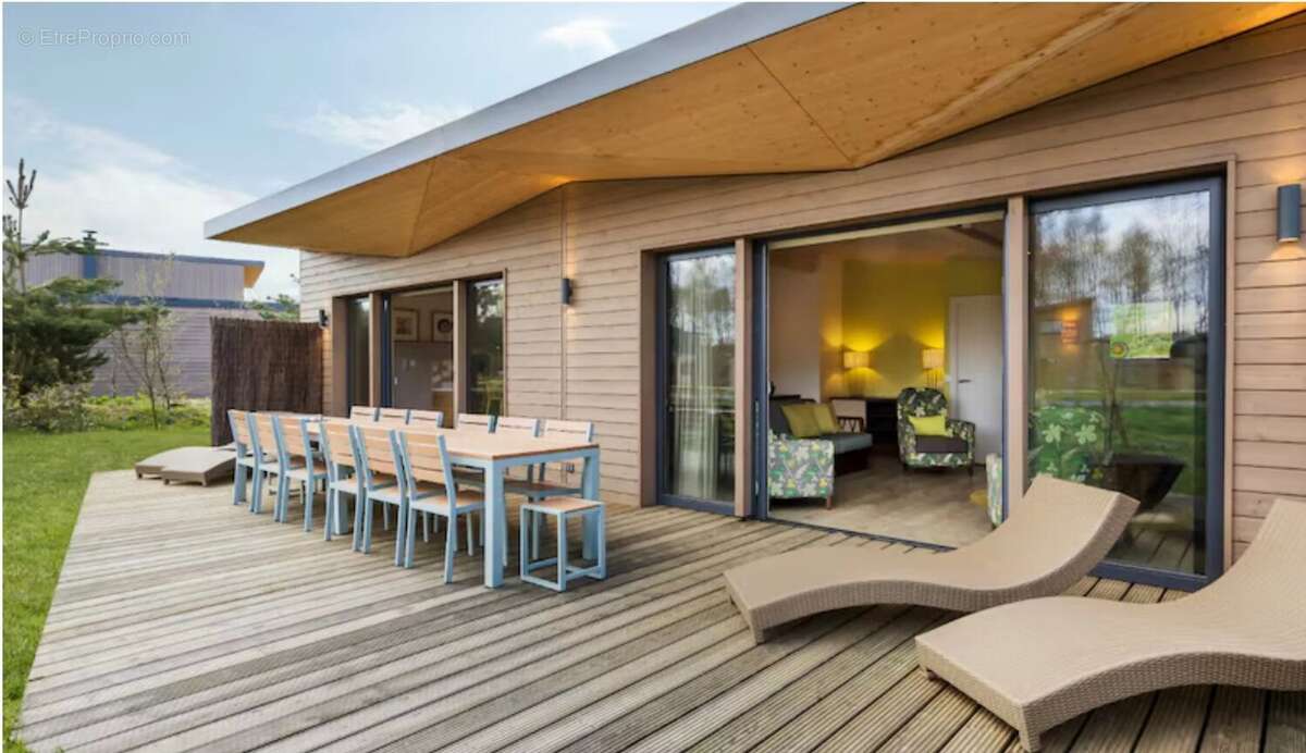 Appartement à VILLENEUVE-LE-COMTE