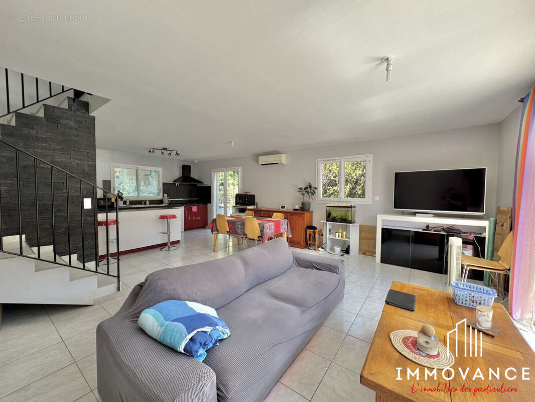 Maison 106 m² à Saint-Mathieu-De-Treviers  - photo 5