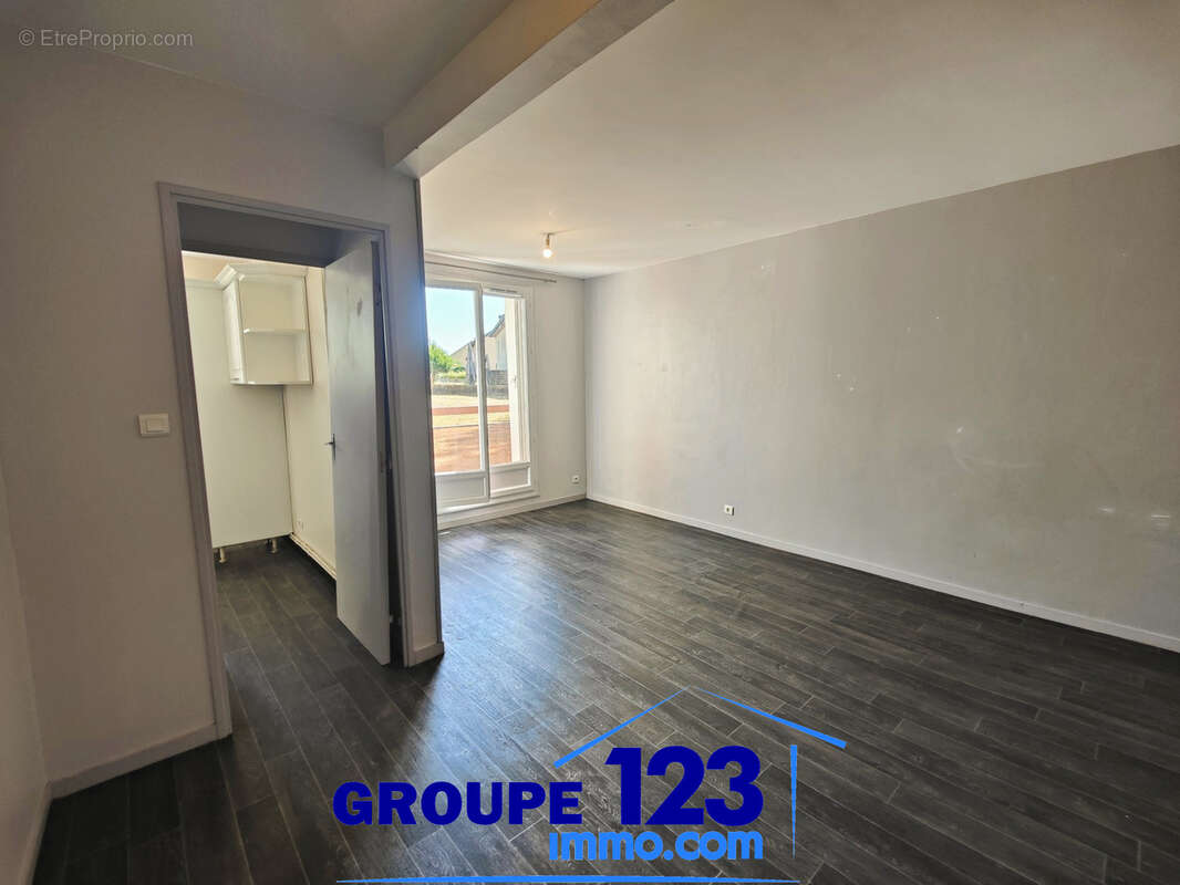 T1 lumineux avec vue dégagée   Idéal premier achat ou investissement - photo 3
