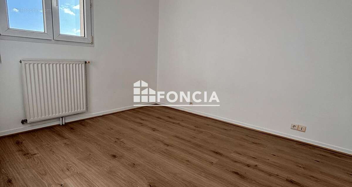 Appartement à CHILLY-MAZARIN