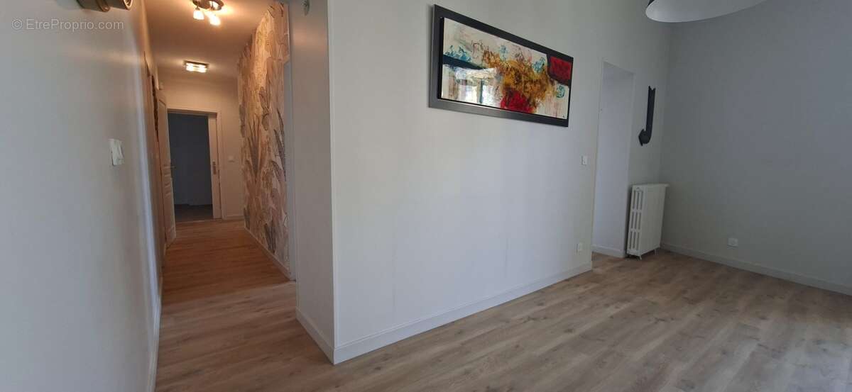 Appartement de caractère – Centre-ville d'Aix-les-Bains - photo 6