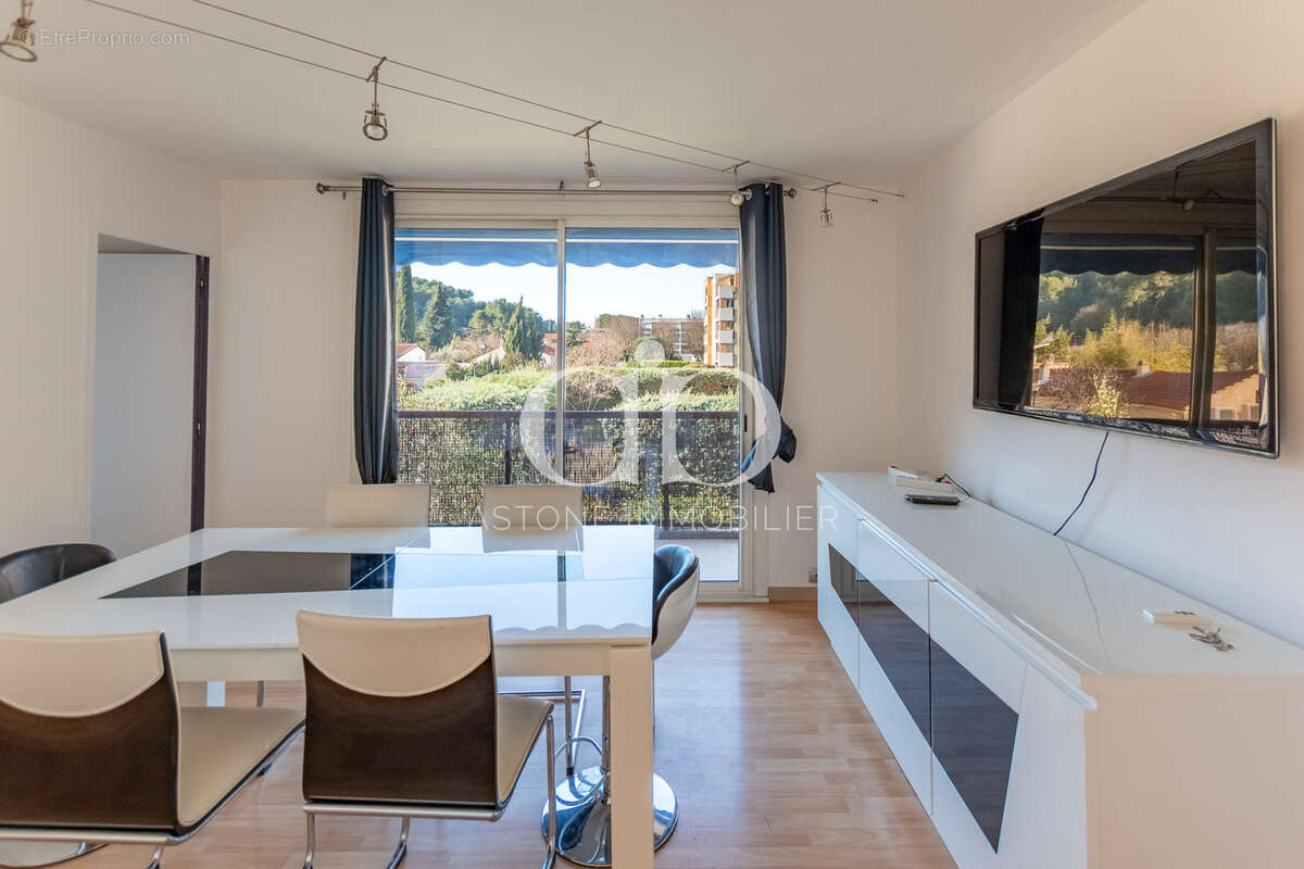 Appartement à CARNOUX-EN-PROVENCE
