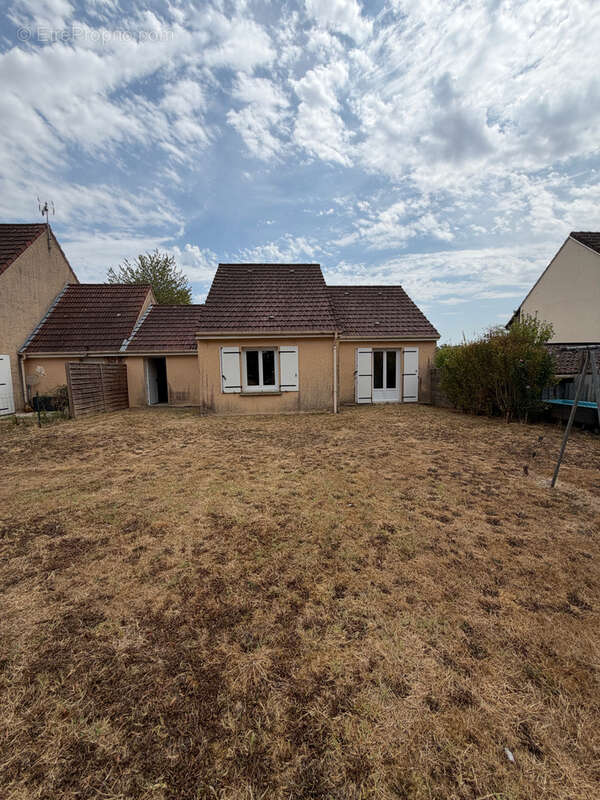 Maison à Pierrefitte/Loire - photo 3