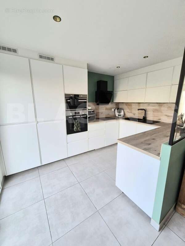 IMG-20251112-WA0028 - Maison à CHAUCONIN-NEUFMONTIERS