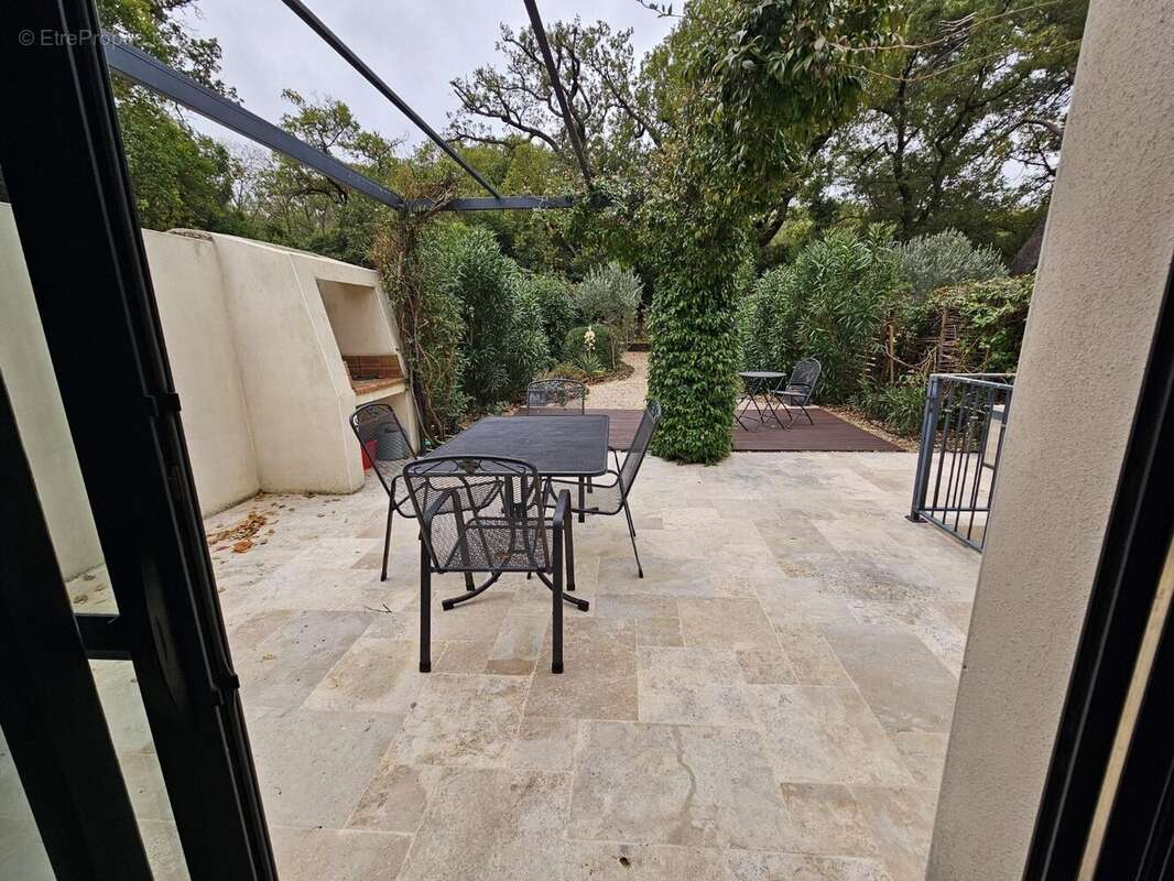 Maison à LEZIGNAN-LA-CEBE