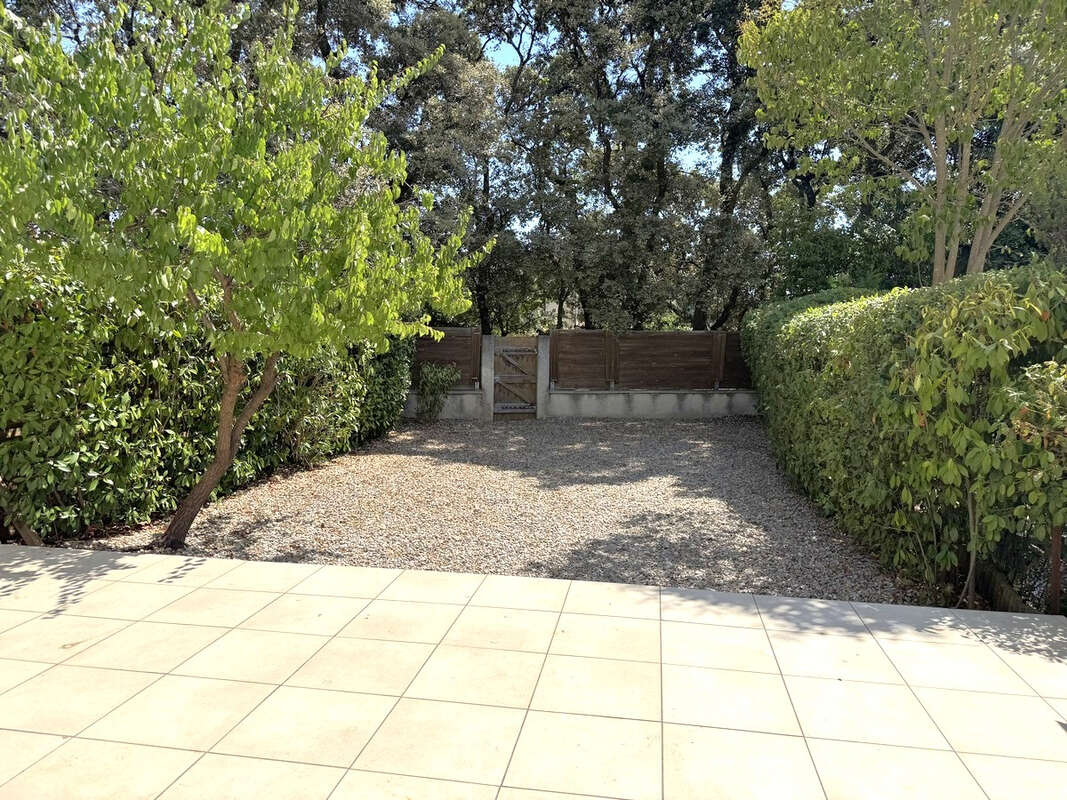 Maison Villeneuve Les Avignon 4 pièce(s) 100 m2 - photo 3