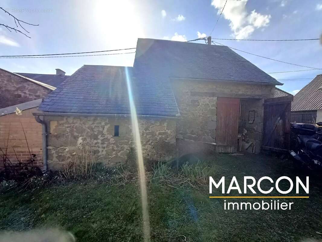 Maison à LE DONZEIL