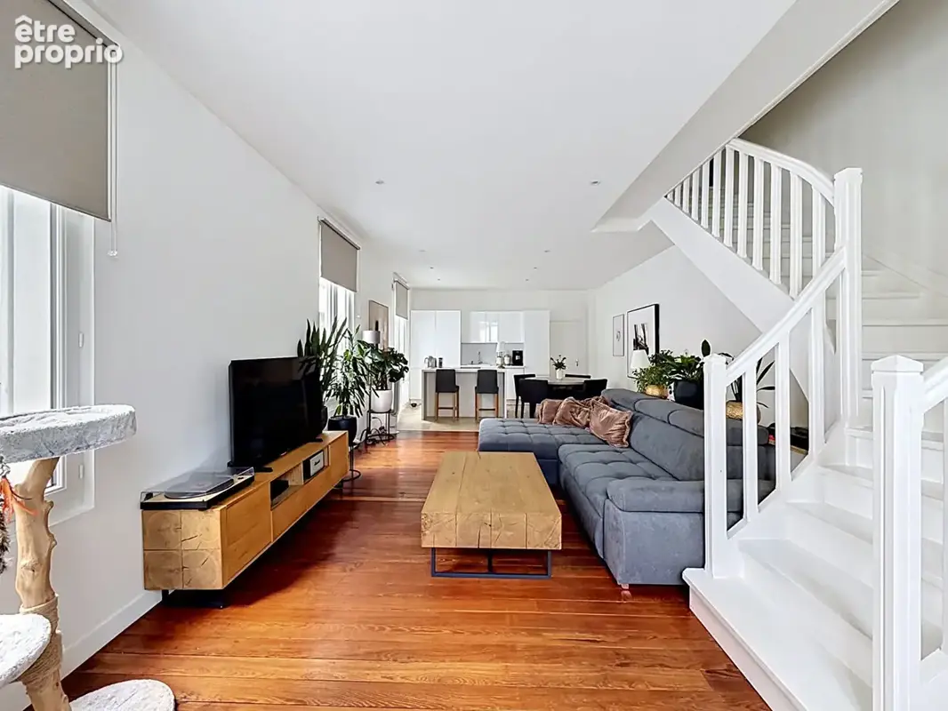 FONTAINEBLEAU - Maison de ville de 107 m² entièrement rénovée - photo 2
