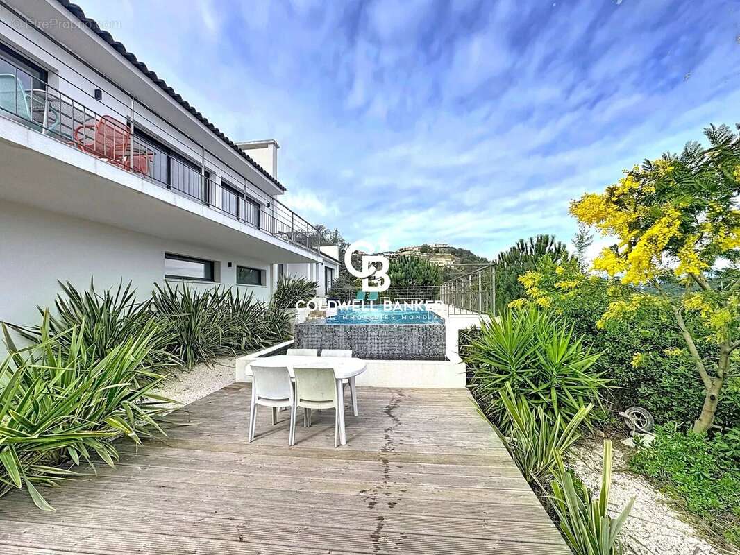 Maison à LES ADRETS-DE-L'ESTEREL