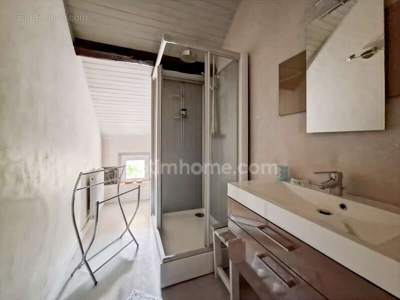 Maison à ESPINASSE-VOZELLE