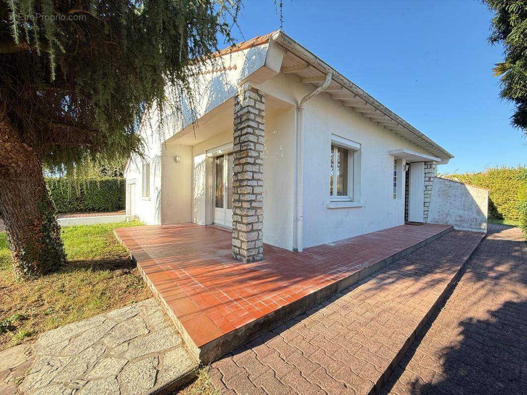 Maison à VAUX-SUR-MER