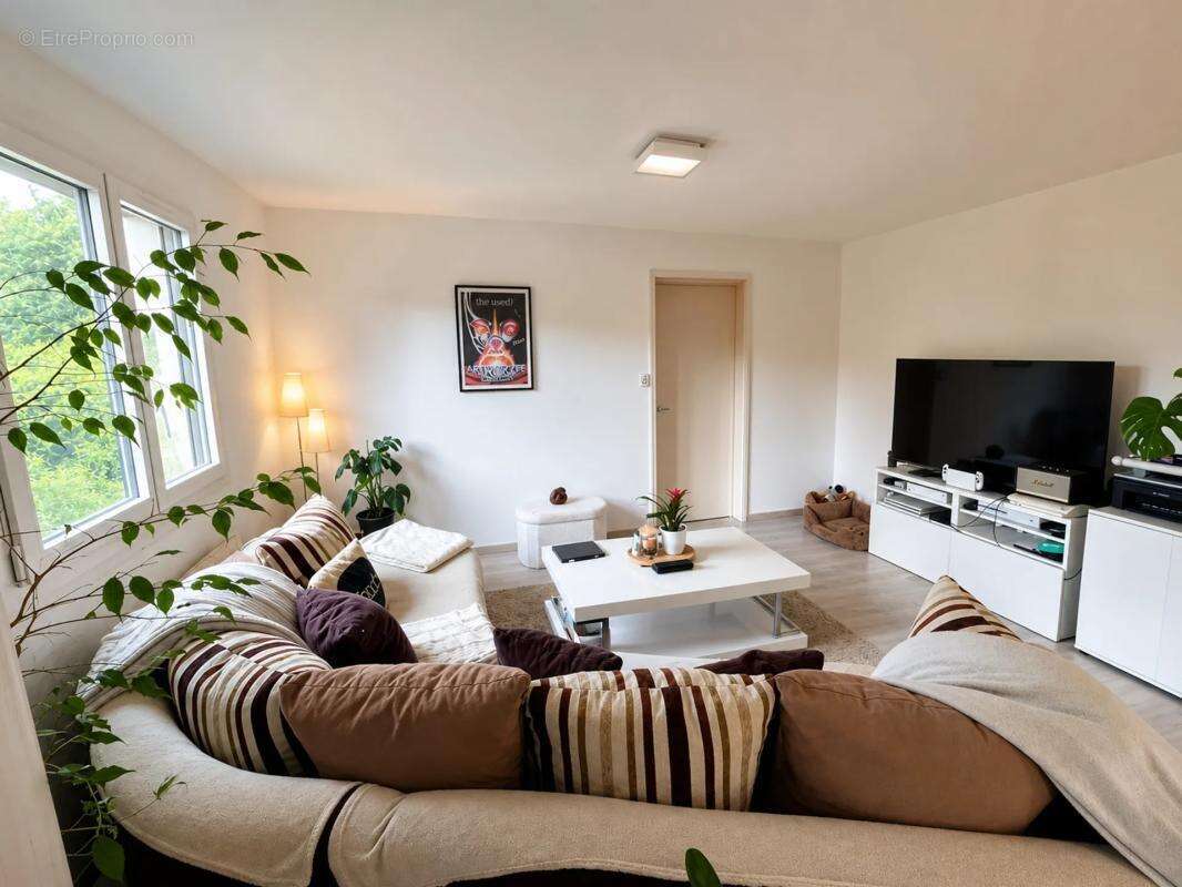 Maison de 8 pièces de 145 m² à Chartainvilliers - photo 2