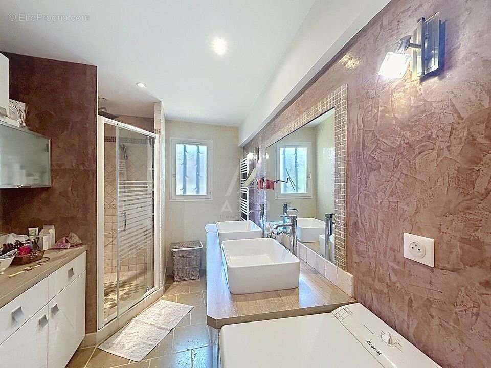 Maison à LUPLANTE