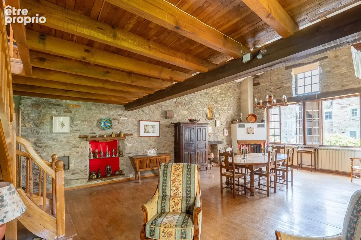 Maison 9 pièces 227 m² à vendre à Sauveterre-De-Rouergue (12800) - photo 2