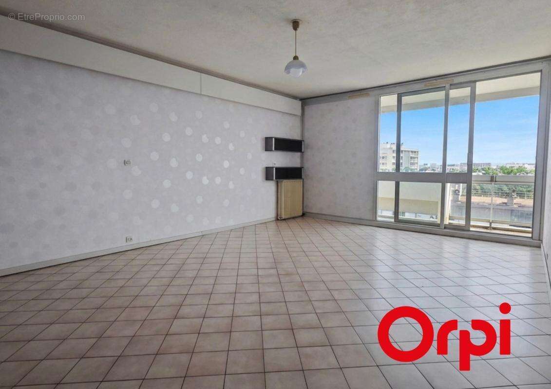 Appartement à LYON-8E