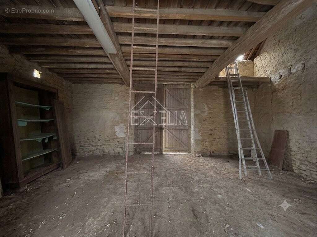 Corps de ferme 7 pièces 182 m² avec dépendances, grange et jardin 855 m² à Gommecourt - photo 27