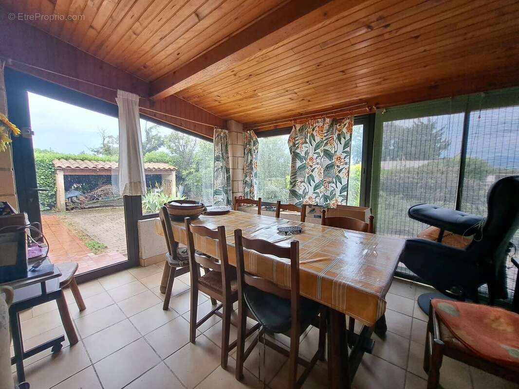 Maison à MONTELIMAR