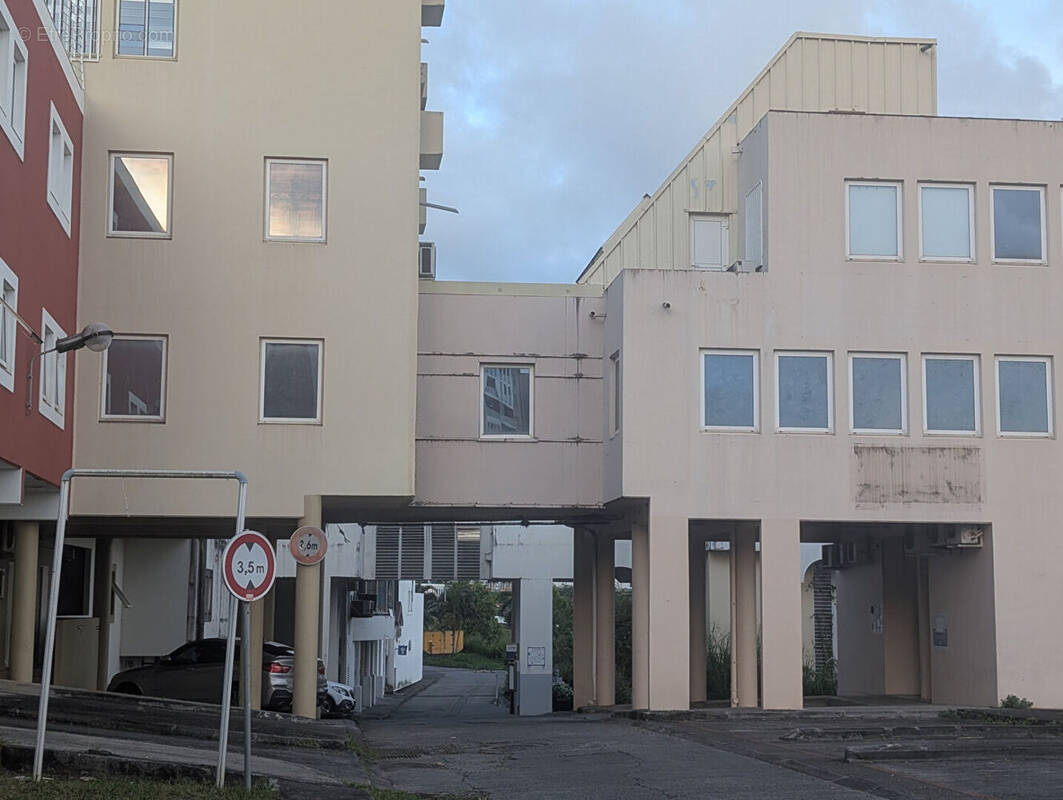 Commerce à FORT-DE-FRANCE