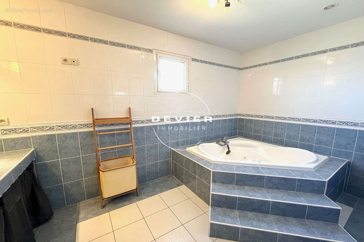 Maison à SUSSARGUES