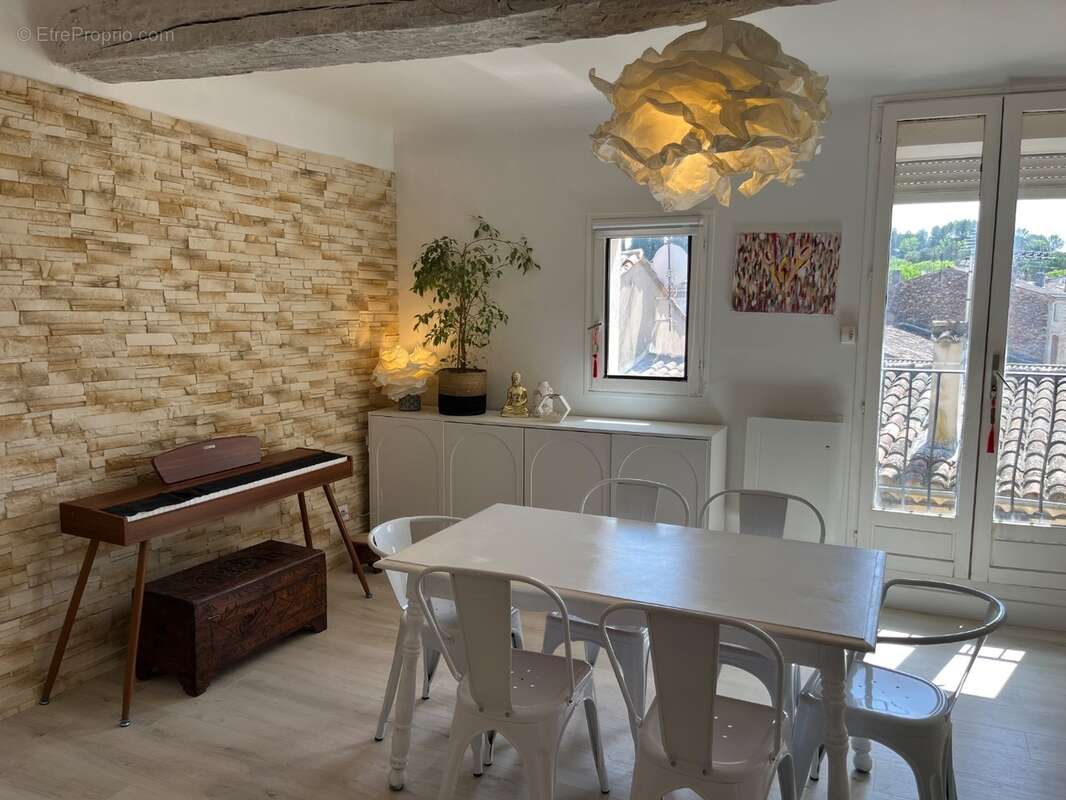 Appartement à CARCES