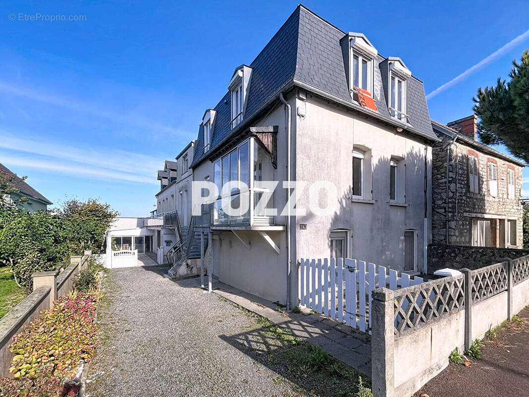 Appartement à DONVILLE-LES-BAINS