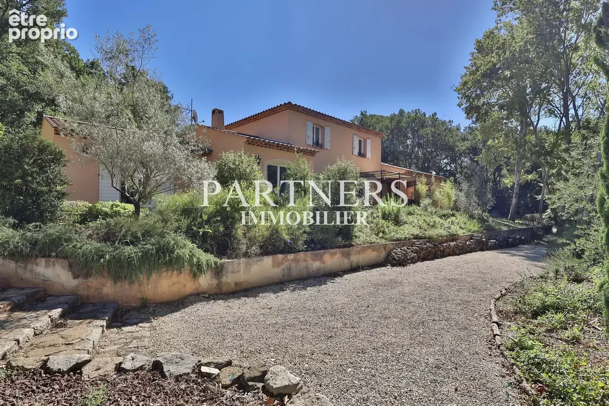 Maison 6 pièces 225 m² à vendre à Trets (13530) - photo 3