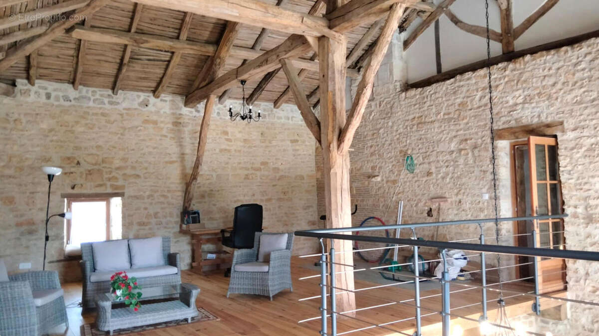 Près de Verteuil-sur Charente, Charmante Maison de Village Indépendante en Pierre, Vue, Superbes Jardins Champêtres - photo 20