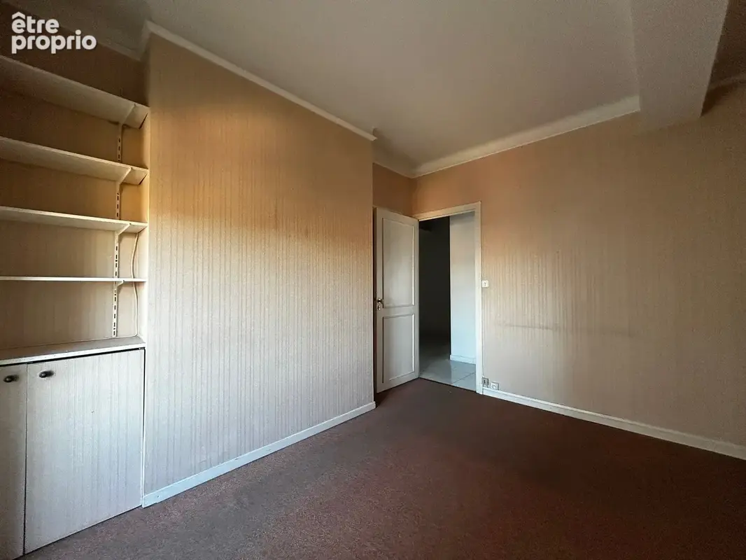 Appartement f3 - 6eme etage - residence securisee - secteur privilegie cours palmarole - photo 7