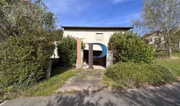 Maison à POUILLY-SOUS-CHARLIEU