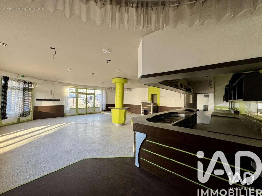 Photo 7 - Commerce à LAROQUE-D'OLMES