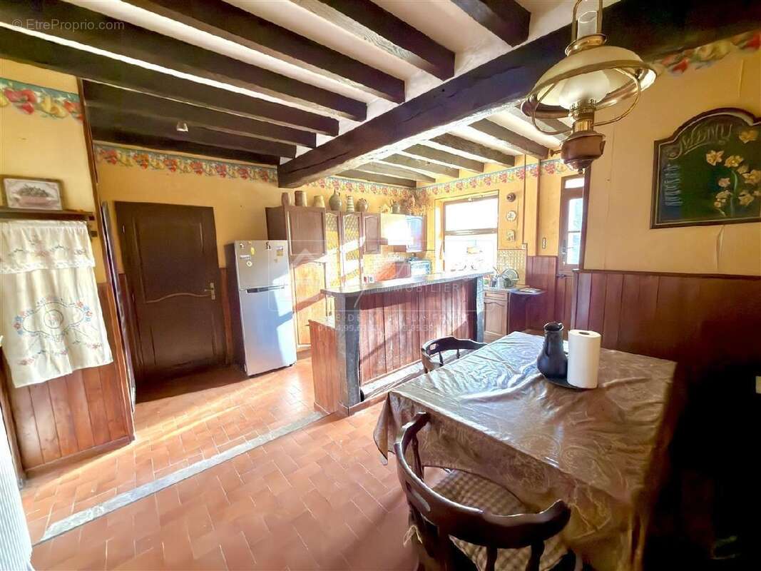Maison à LA CHAPELLE-LA-REINE