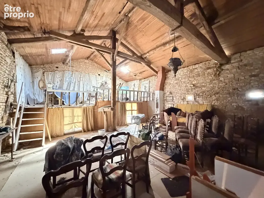 Charmante propriété en pierre avec tour, caractère et potentiel d’aménagement, proche de Champagne-Mouton - photo 14