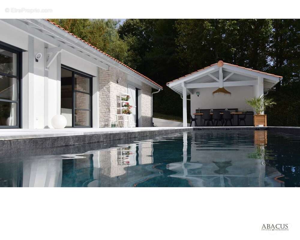 Maison 230 m² à Arcangues  - photo 2